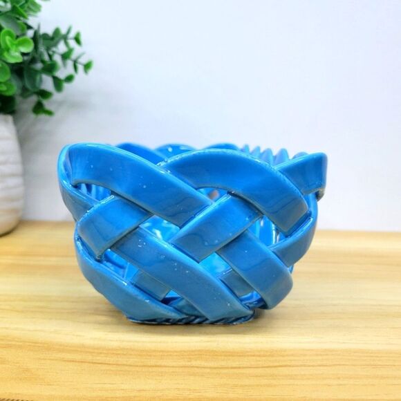 Handmade Italian Ceramic Lattice Basket – PRIMO GI, Bright Blue - Picture 3 of 14